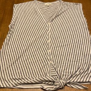 Max Studio Medium. Button Down. Ties in front.